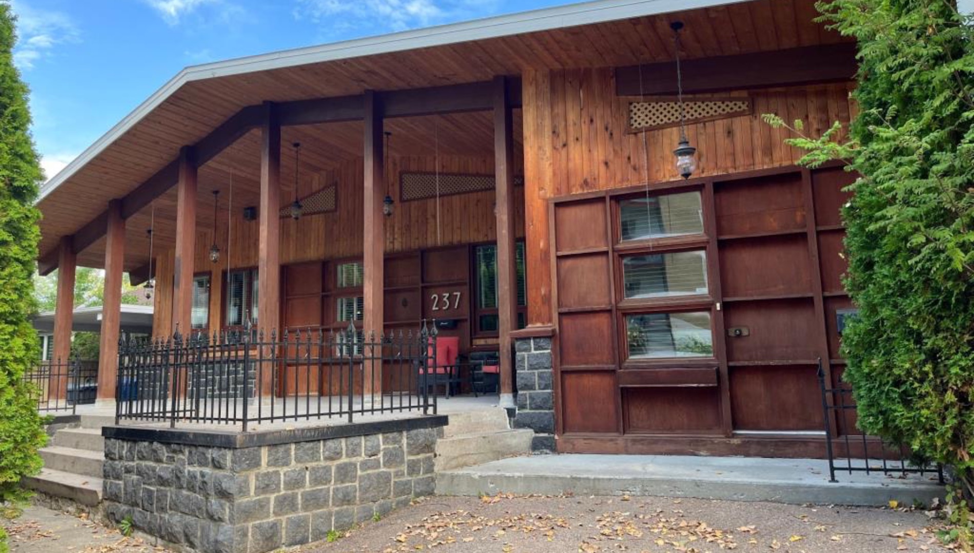 Cette magnifique maison est à vendre à Chicoutimi pour 539 000$
