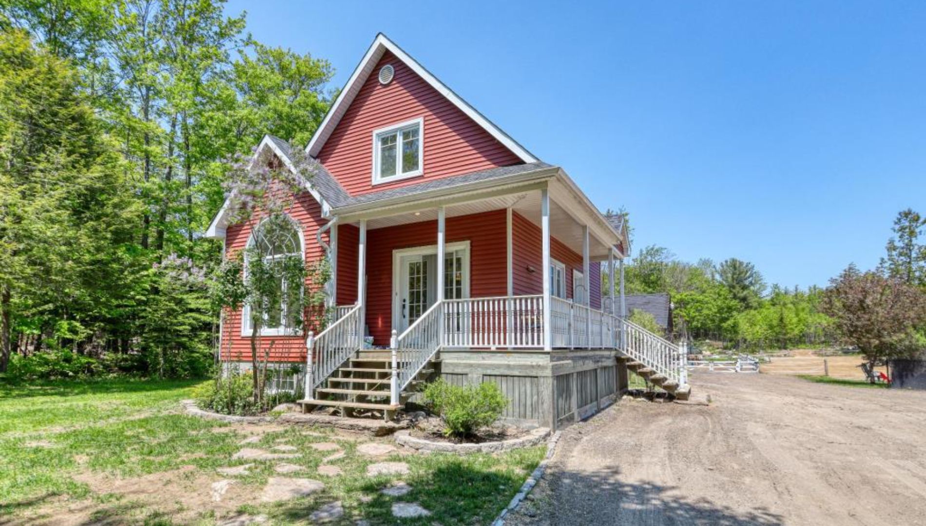 Une fermette de rêve à vendre à Saint-Lin pour 659 000$!