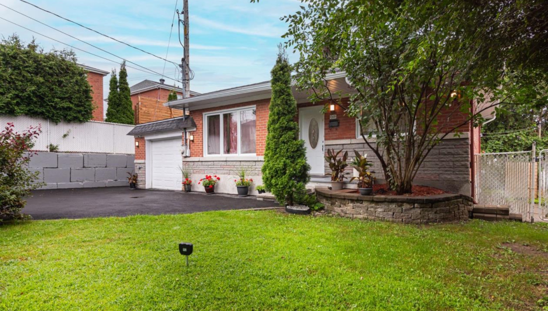 Cette charmante maison de Rivière-des-Prairies est en vente pour 529 000$